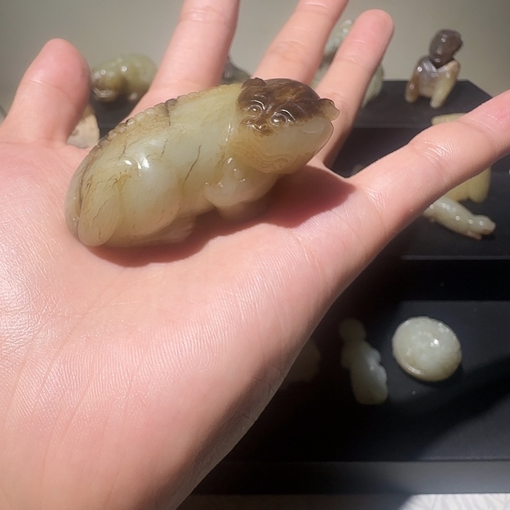 小***珍未镶嵌和田玉（糖玉）挂件