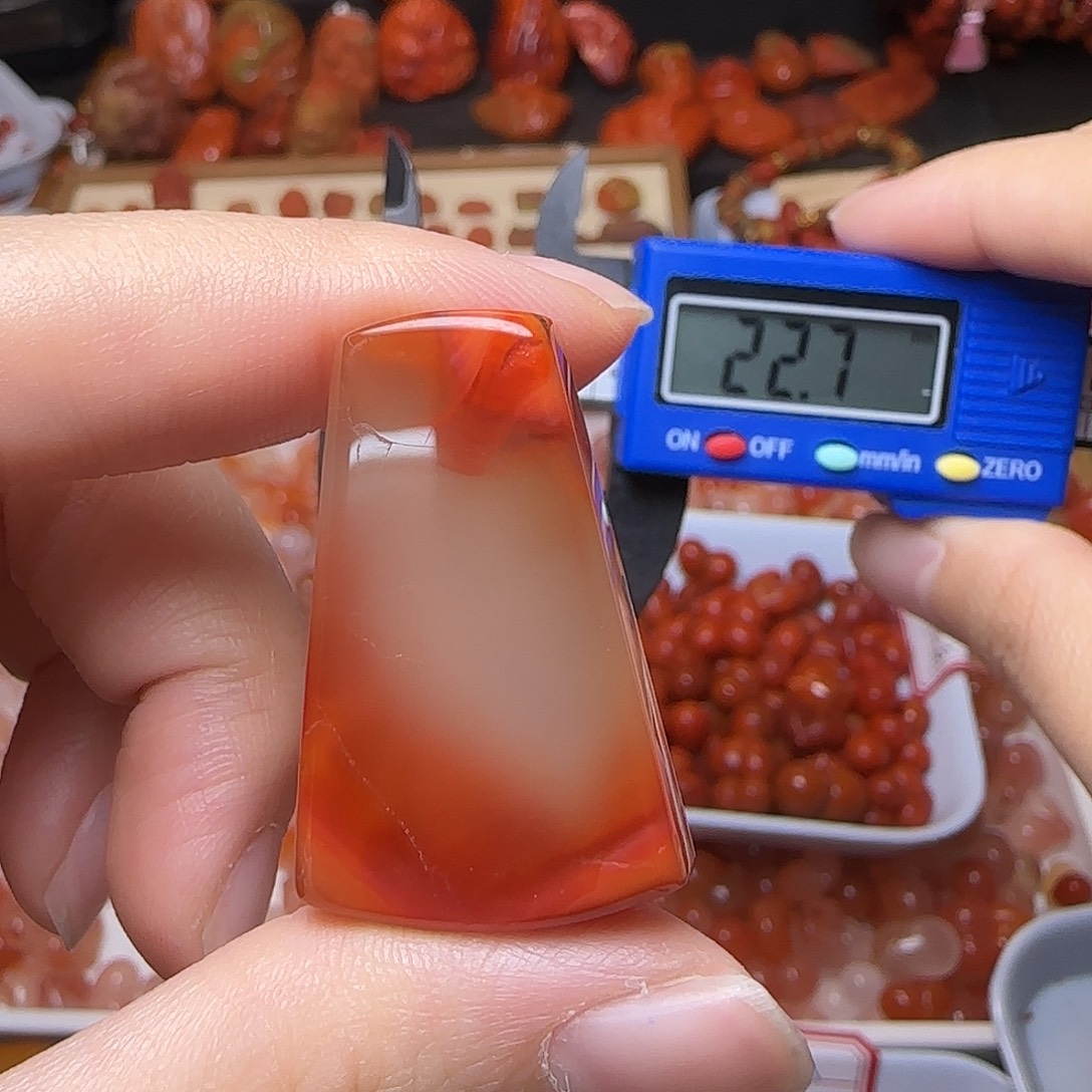 南红玛瑙未镶嵌颈饰