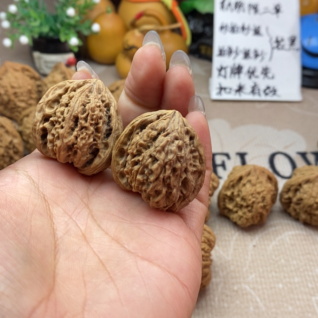 文玩核桃吊坠南疆