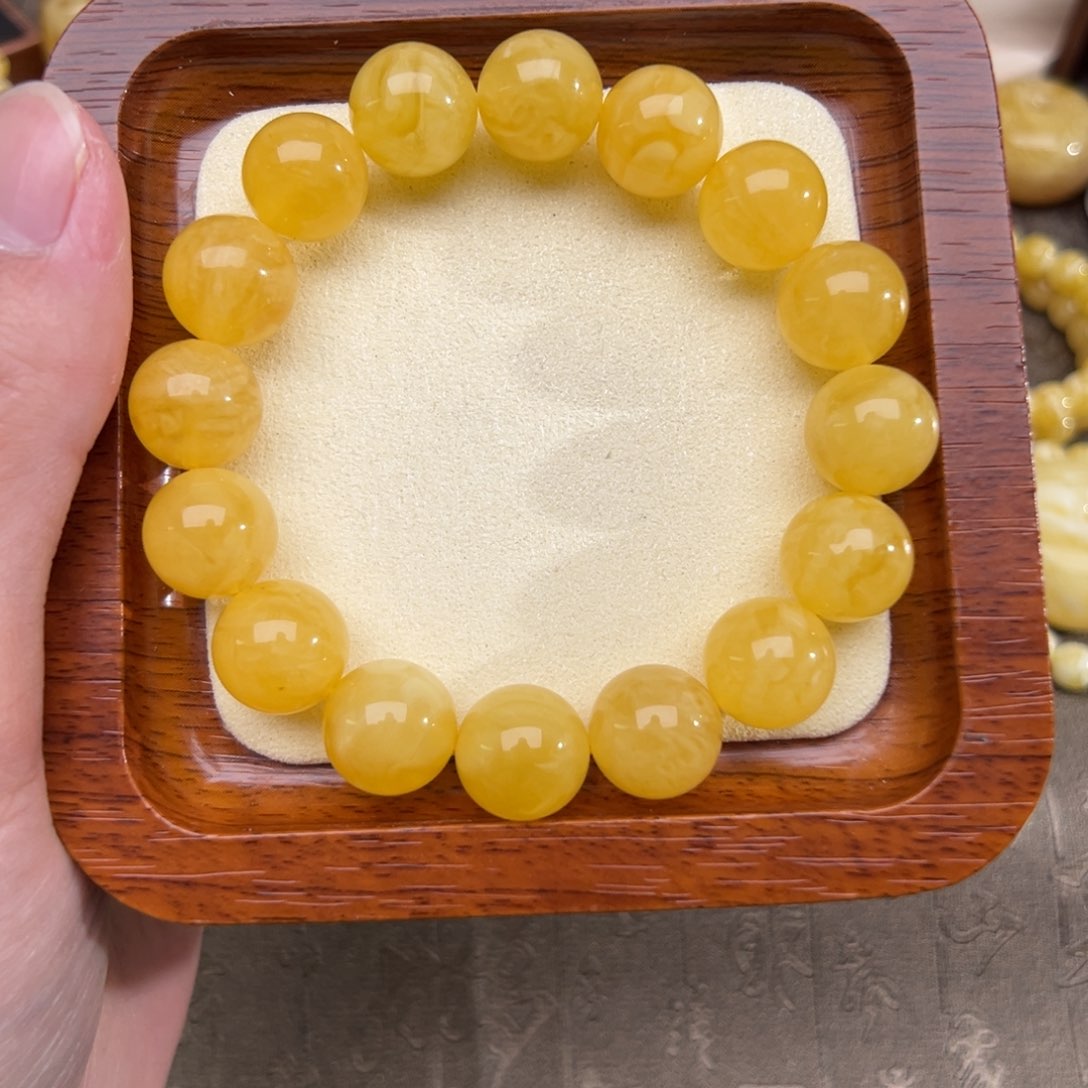 琥珀珠宝奇石未镶嵌琥珀珠宝奇石未镶嵌47