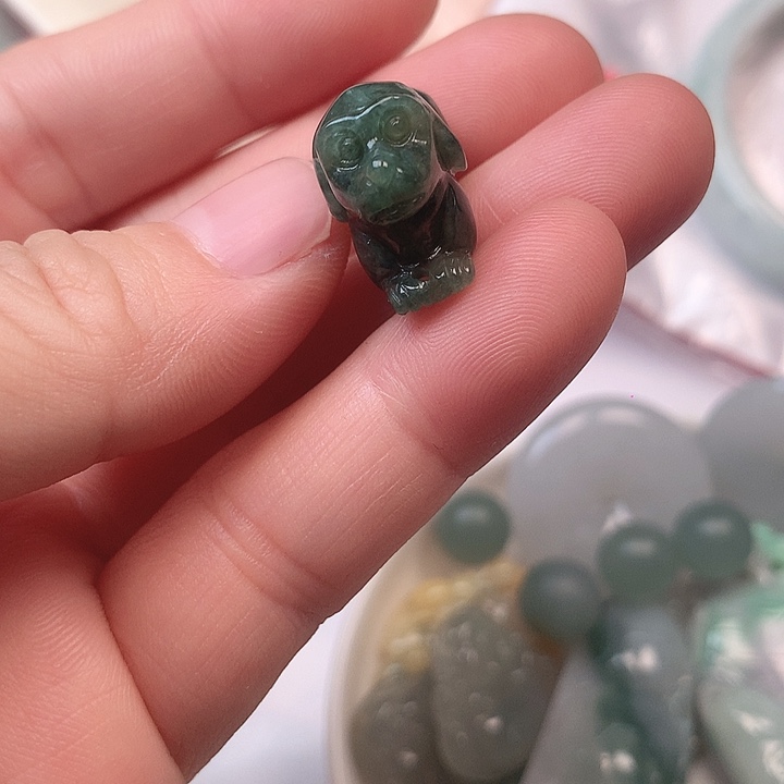 翡翠未镶嵌挂件是