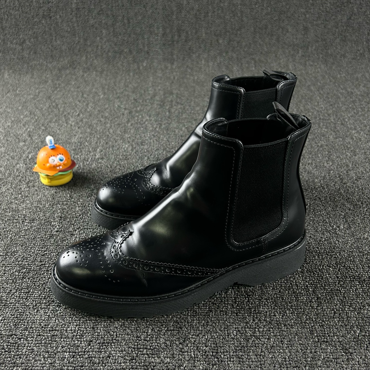 95新 Prada/普拉达 黑色切尔西靴37码 HB5292 