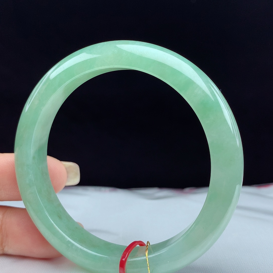 翡翠手镯未镶嵌55圈 2996