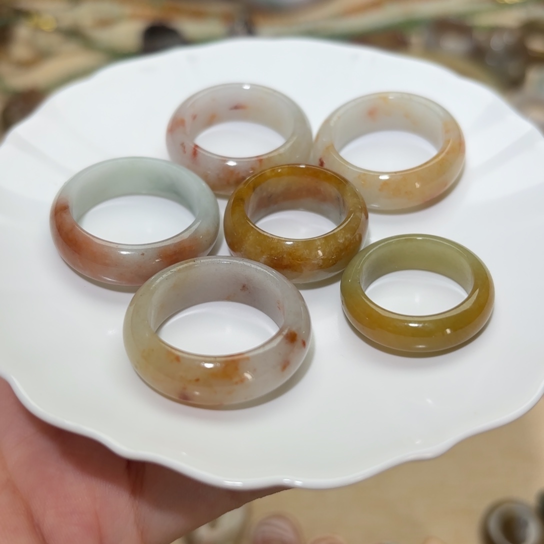 未镶嵌戒指翡翠多样性发货，一个价