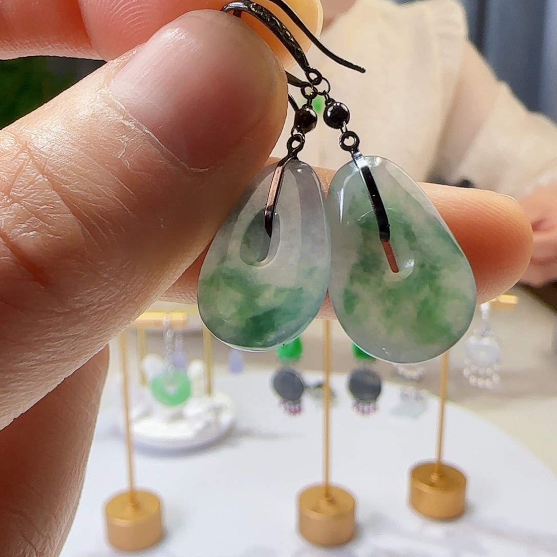 翡翠耳饰18K金镶嵌天然缅甸