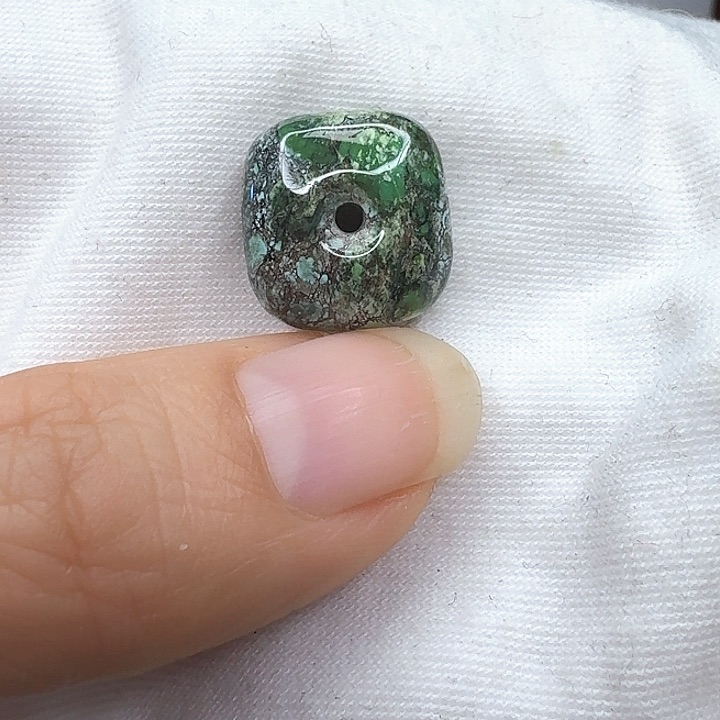 未镶嵌绿松石扣子