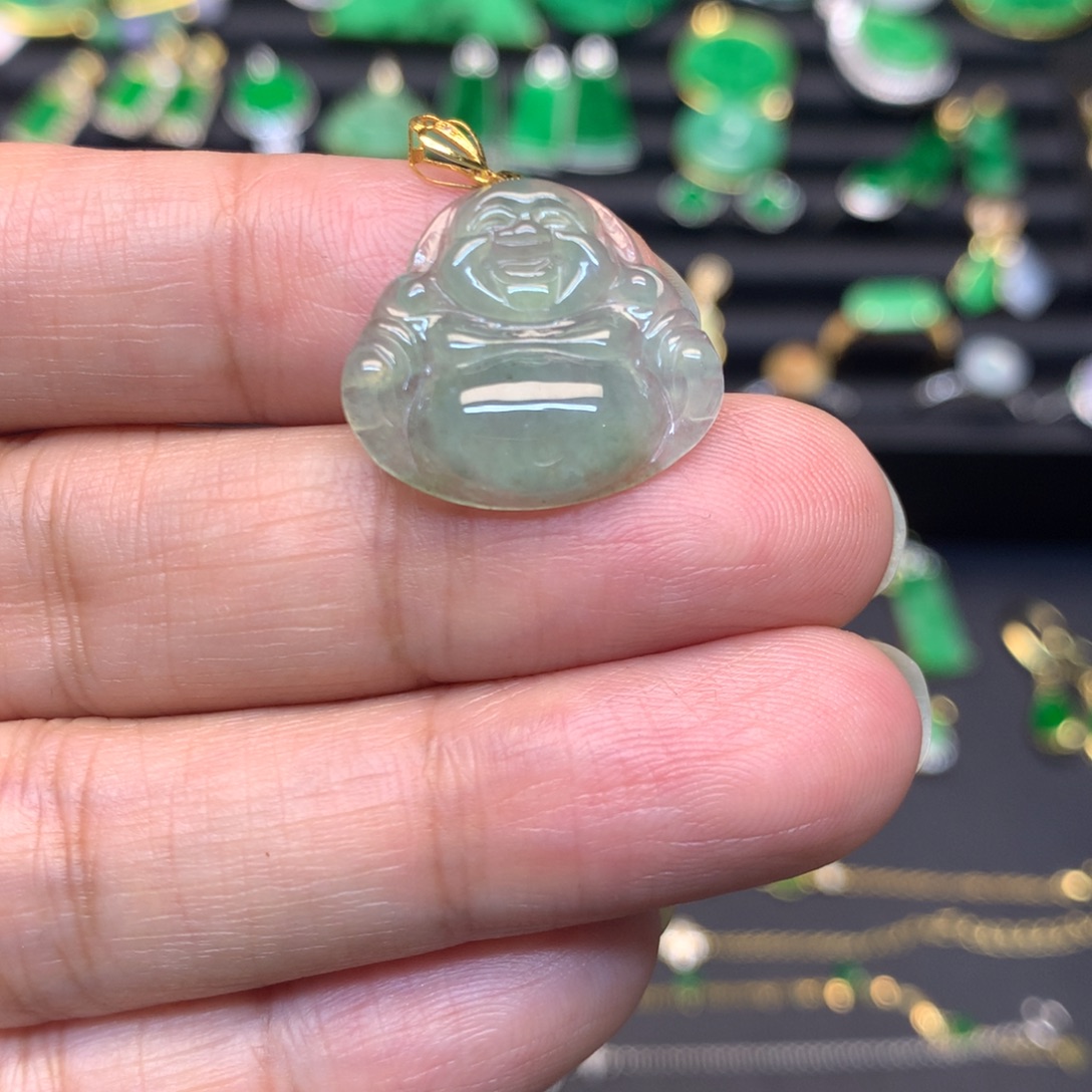 翡翠18K金镶嵌颈饰吊坠