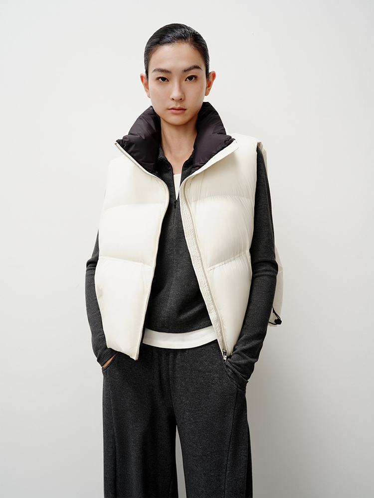 艾家商场同款2025冬新款无袖潮流保暖羽绒马甲宽松款女AR004122