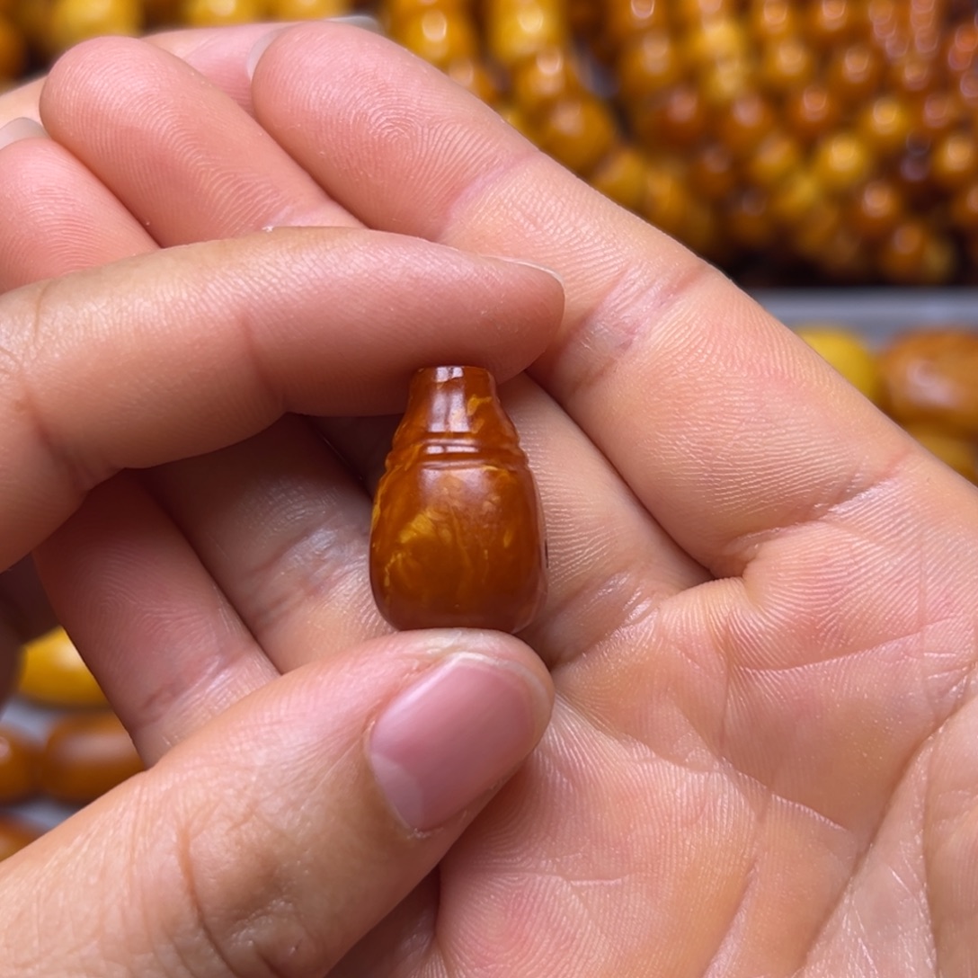 琥珀未镶嵌吊坠(不含链)