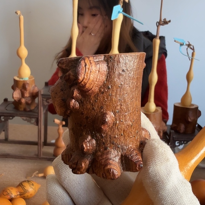 莫***？大叶紫檀（黑酸枝木类）