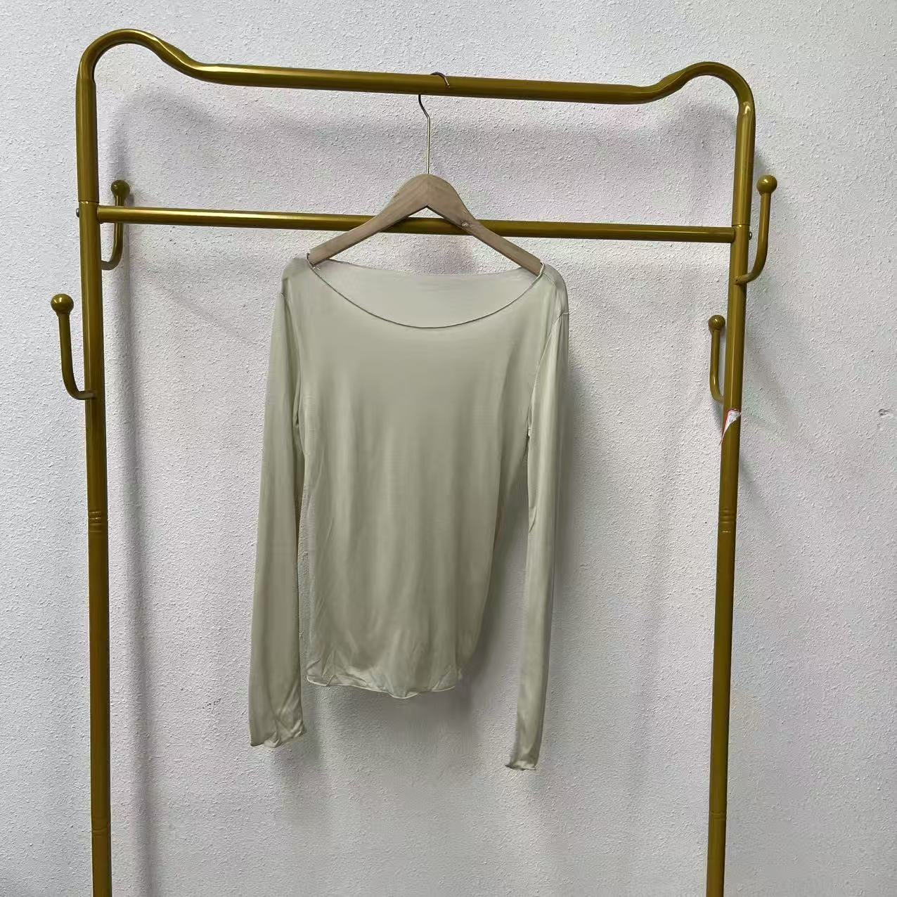 唯琳剪标   8仓B6-14-6745款  杏色极简风长袖修身型女T恤  