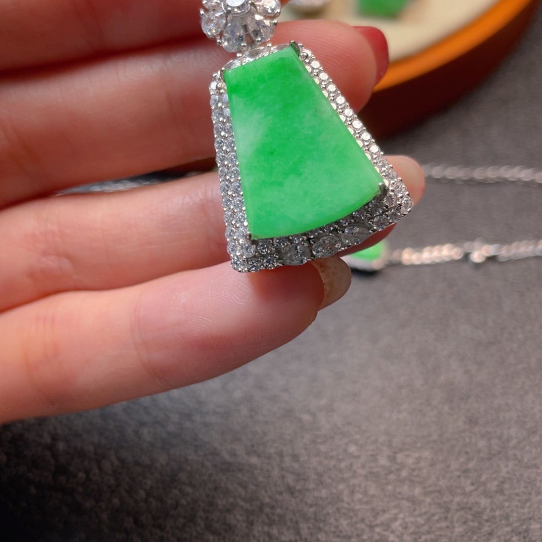 翡翠吊坠(不含链)银S925镶嵌