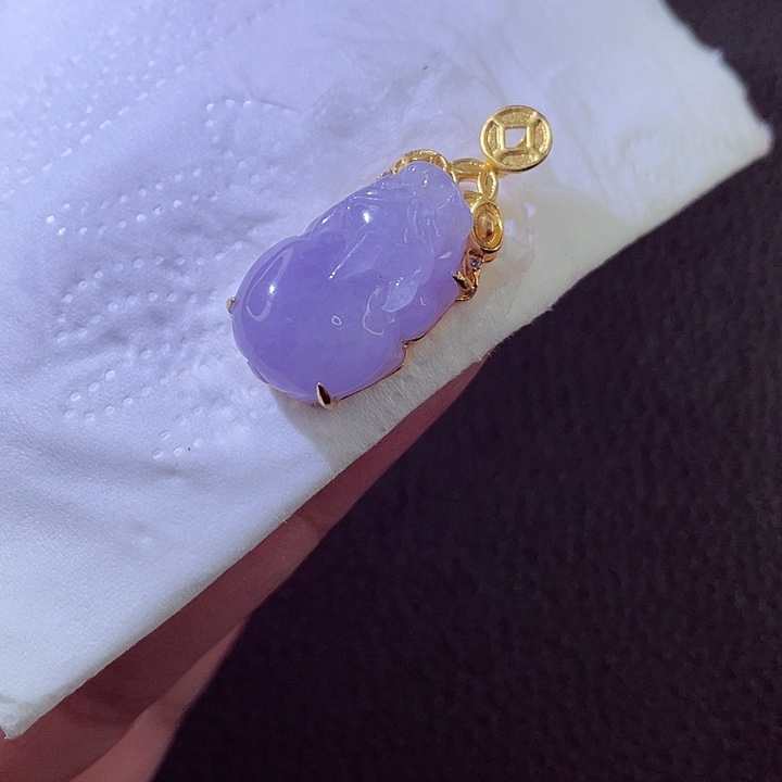 翡翠18K金镶嵌颈饰翡翠