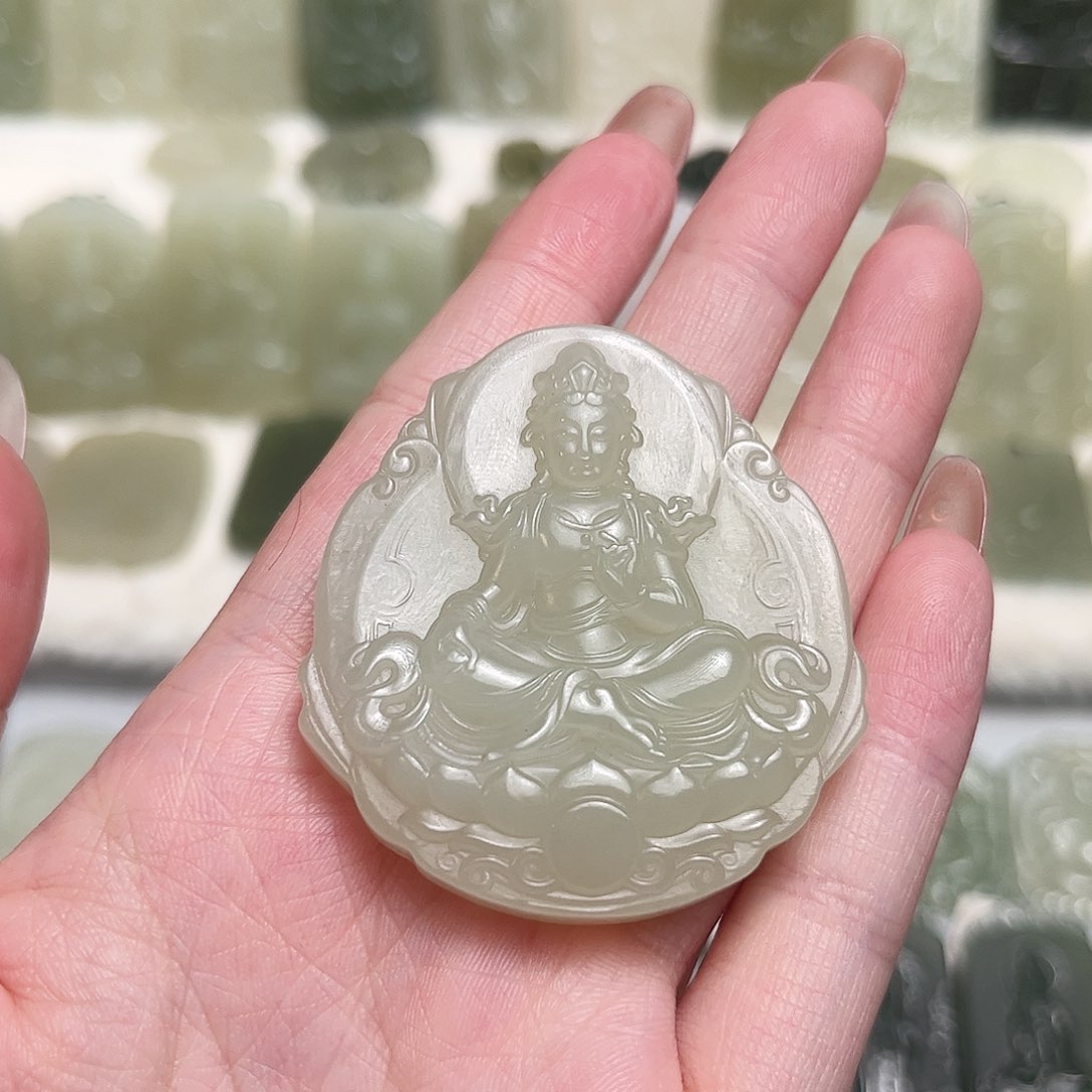 和田玉未镶嵌颈饰