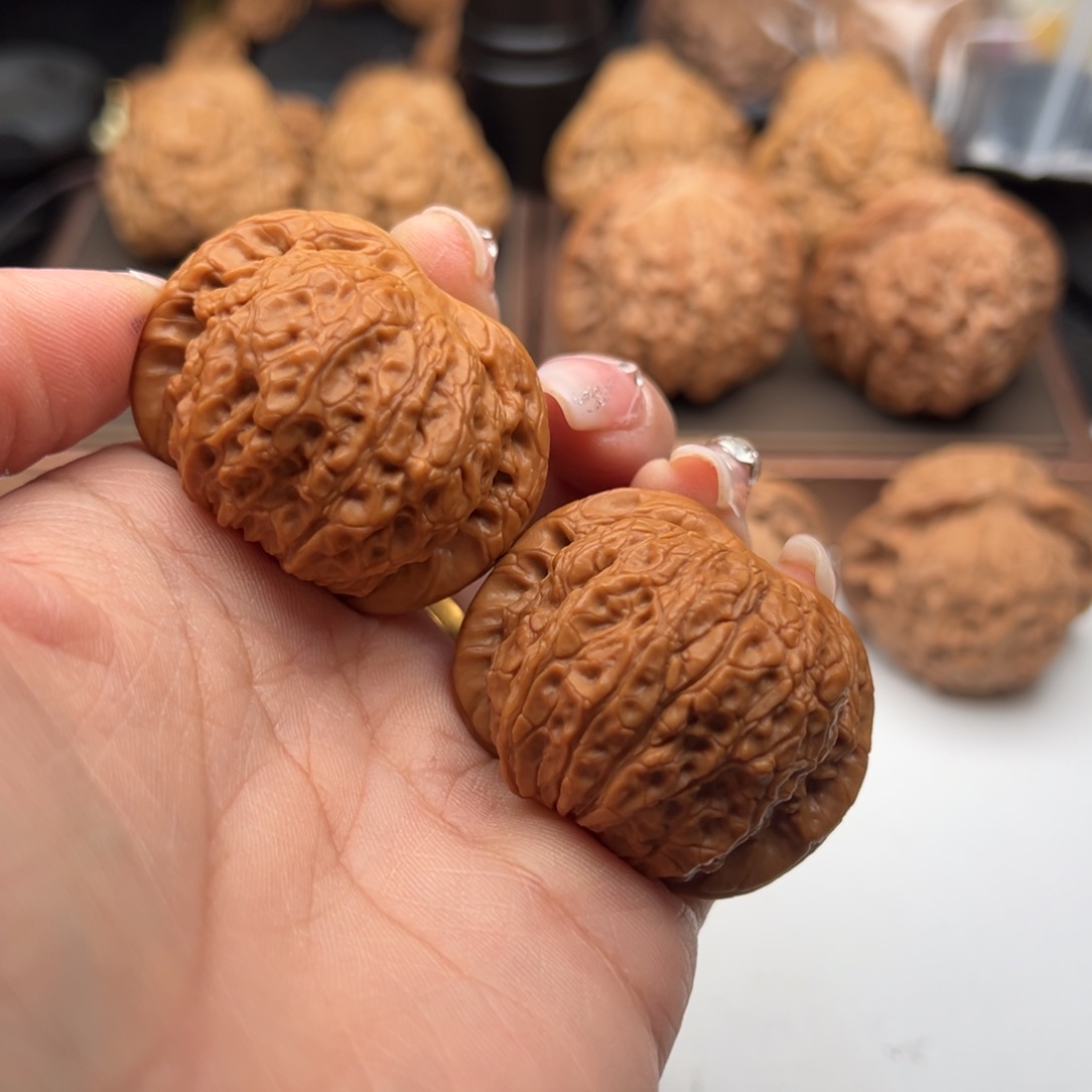 文玩核桃把件血麒麟40