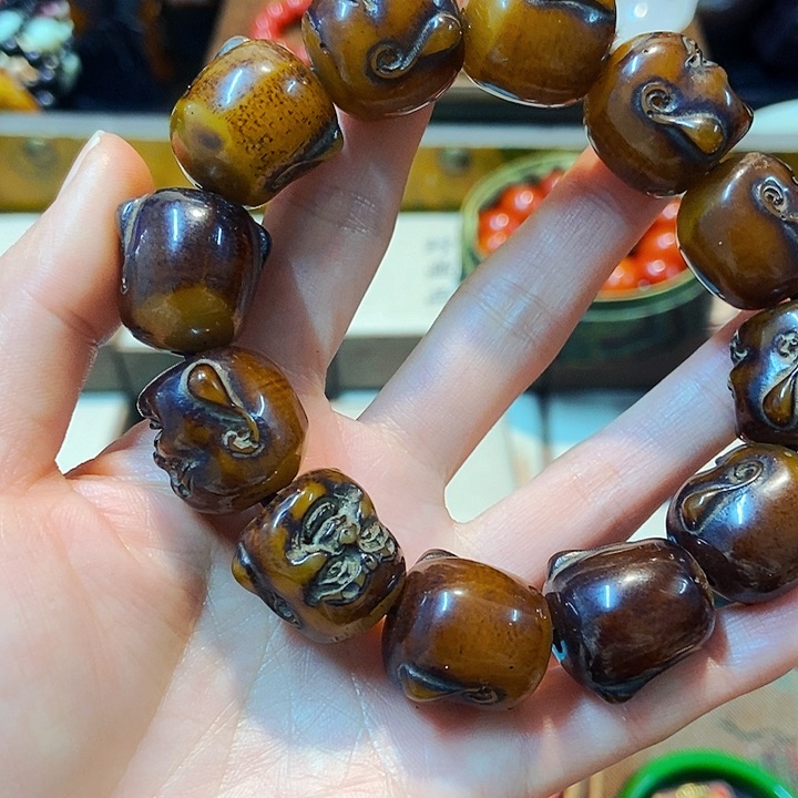 蜜蜡颈饰未镶嵌主播的节目有多精彩啊我