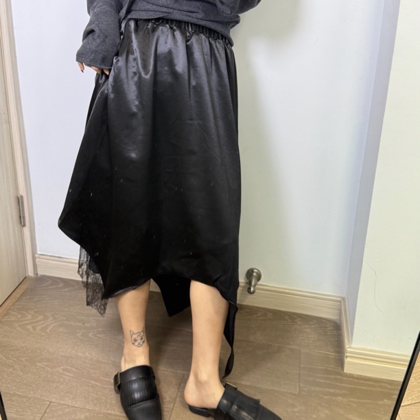 【San W】时尚感小众不规则垂坠面料拼接蕾丝中长A字半身裙