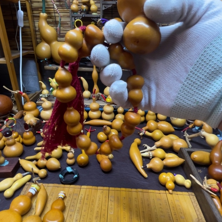 人****楼老皮手串 和到福下把