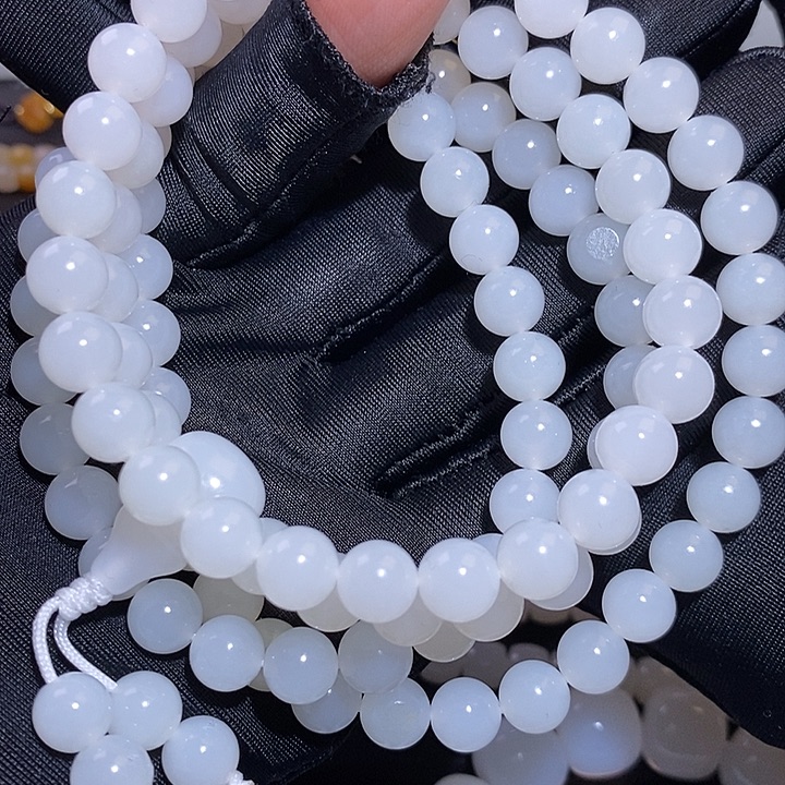 和田玉未镶嵌套链斌****鱼