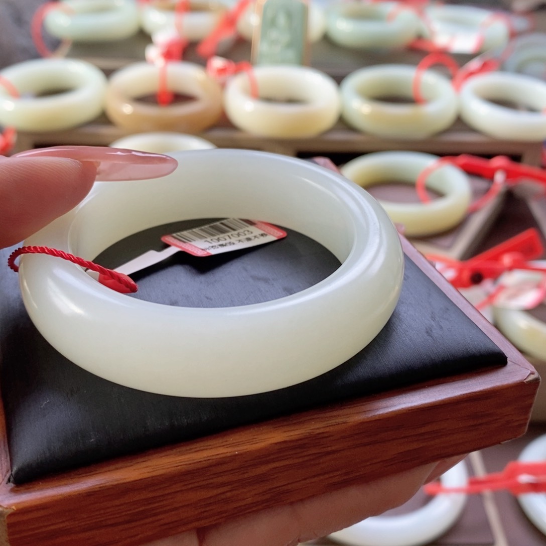 未镶嵌手镯和田玉X*X