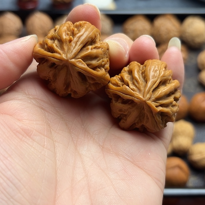 文玩核桃把件皮*丘异形手捻1828