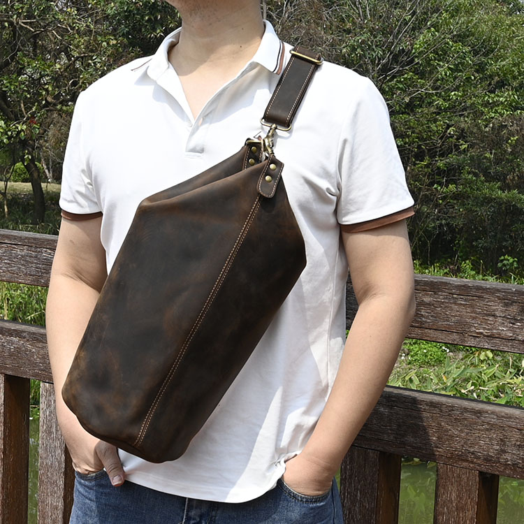 疯马牛皮胸包头层牛皮单肩斜挎包真皮男包复古包运动包大容量肩包