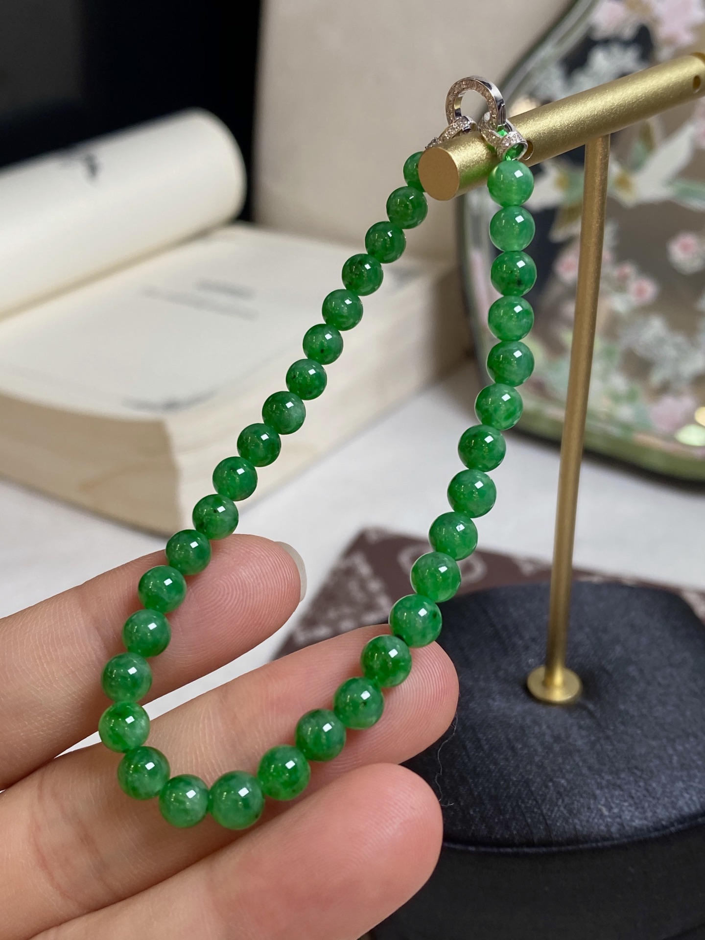 手59号 翡翠辣绿手链 18k金万能扣 颜色抢眼 尺寸4.6mm-5.7mm