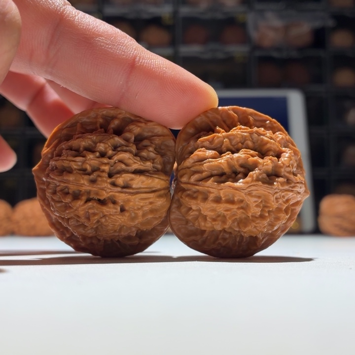 你****文玩核桃把件蟠龙纹42