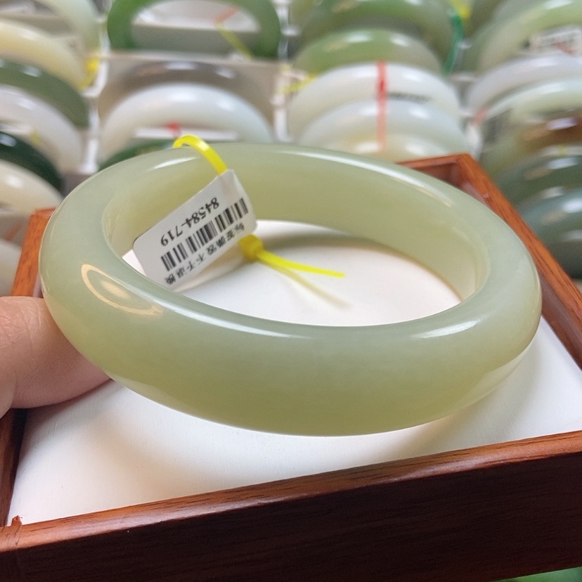 【闪购商品】和田玉手镯未镶嵌玹6162