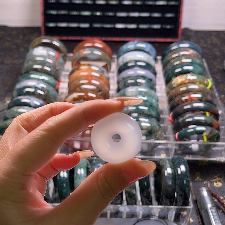 玛瑙/玉髓未镶嵌手镯