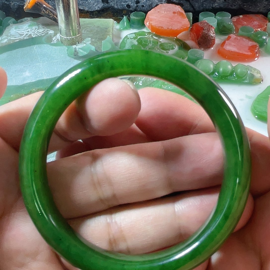 未镶嵌手镯和田玉（碧玉）