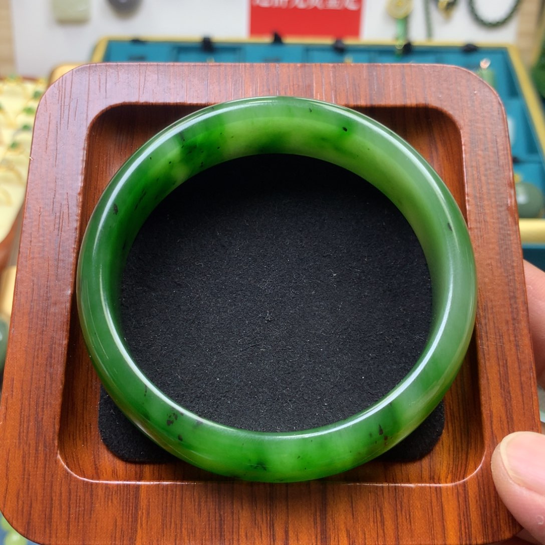 和田玉颈饰未镶嵌融**乐碧玉手镯