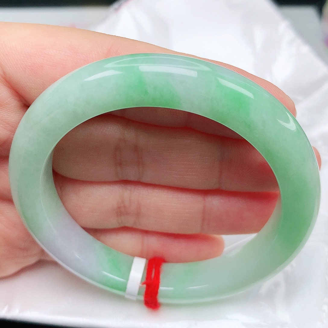 翡翠手镯未镶嵌余**子强推⭐️