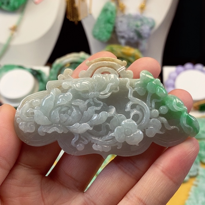 翡翠颈饰未镶嵌翡翠吊坠