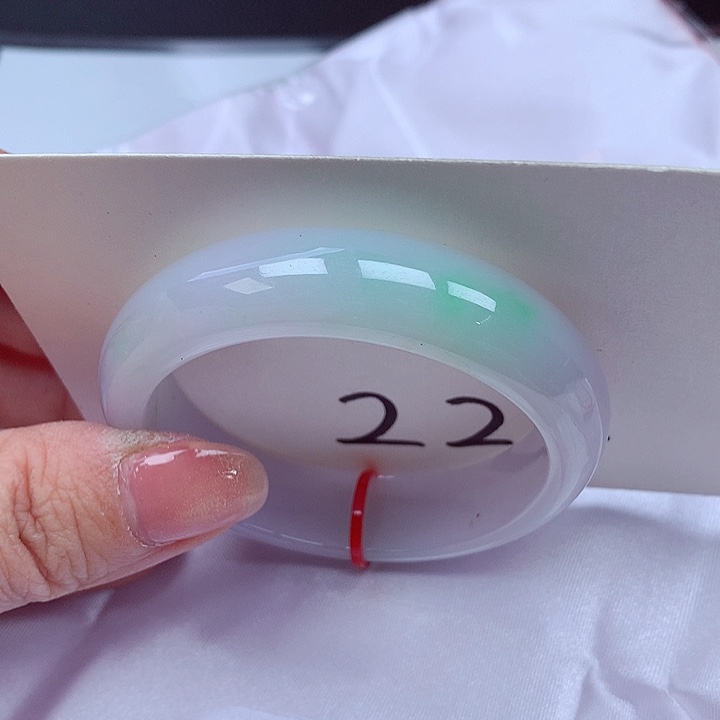 翡翠手镯（贵妃镯）未镶嵌翡翠