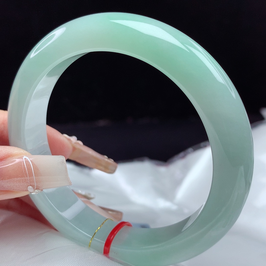 翡翠手镯未镶嵌56圈2384