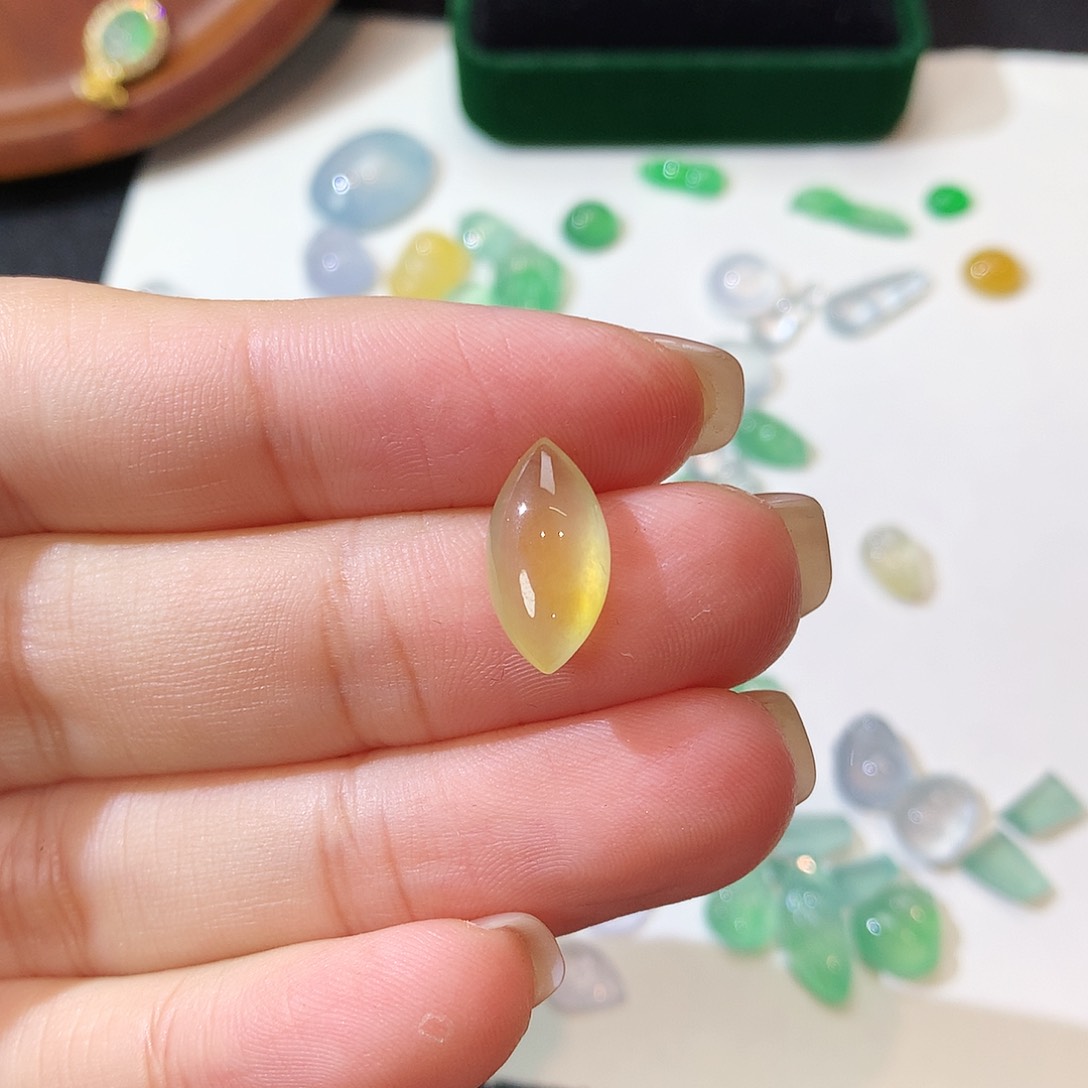 【闪购商品】翡翠裸石冰黄翡马眼