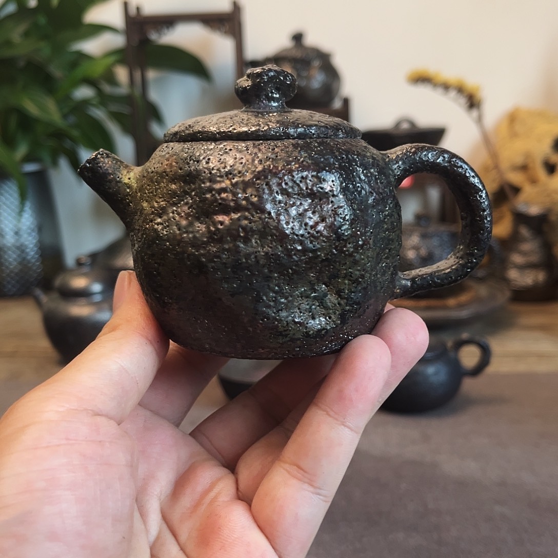 远***人荥经黑砂馒头窑精美泡茶壶