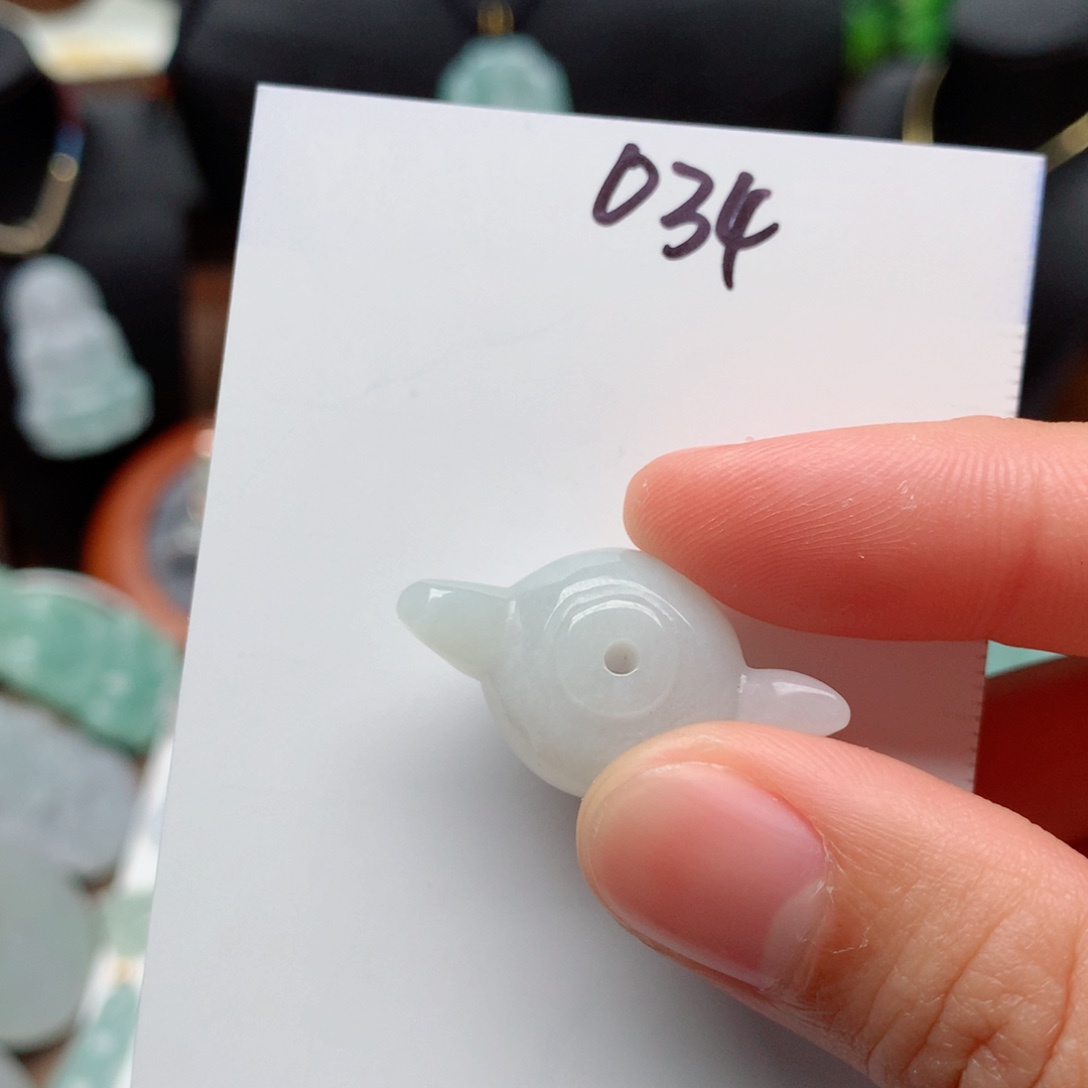 翡翠颈饰未镶嵌吊坠