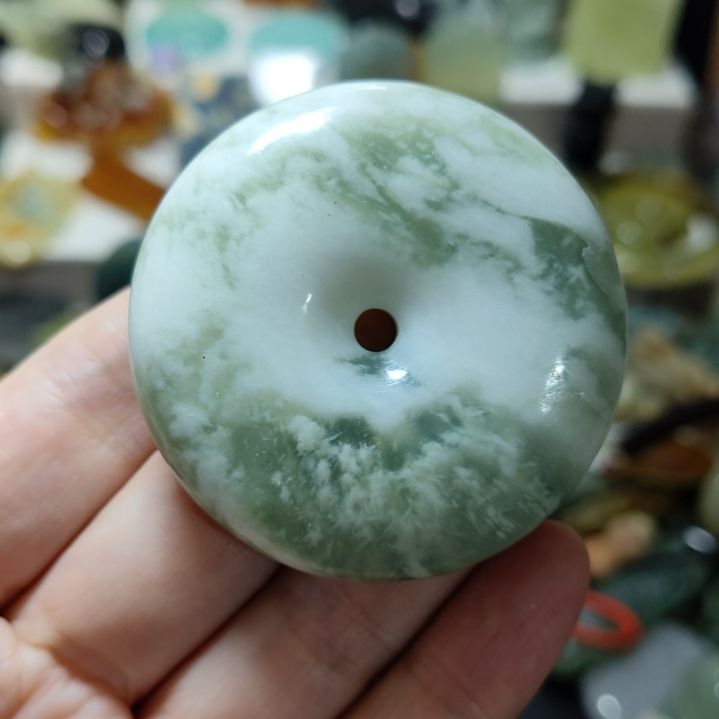 岫玉未镶嵌平安扣