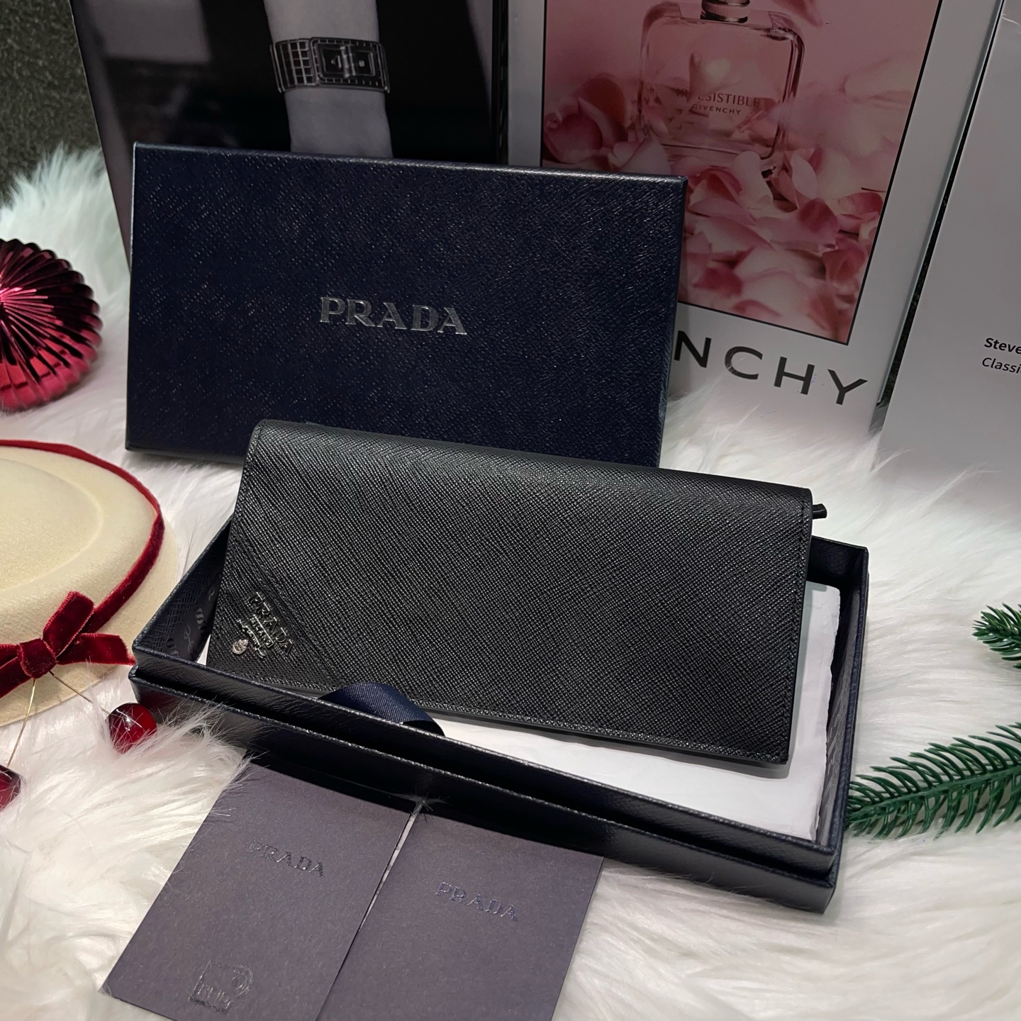 99新 Prada/普拉达 经典Saffiano皮十字纹 长款钱包 81658