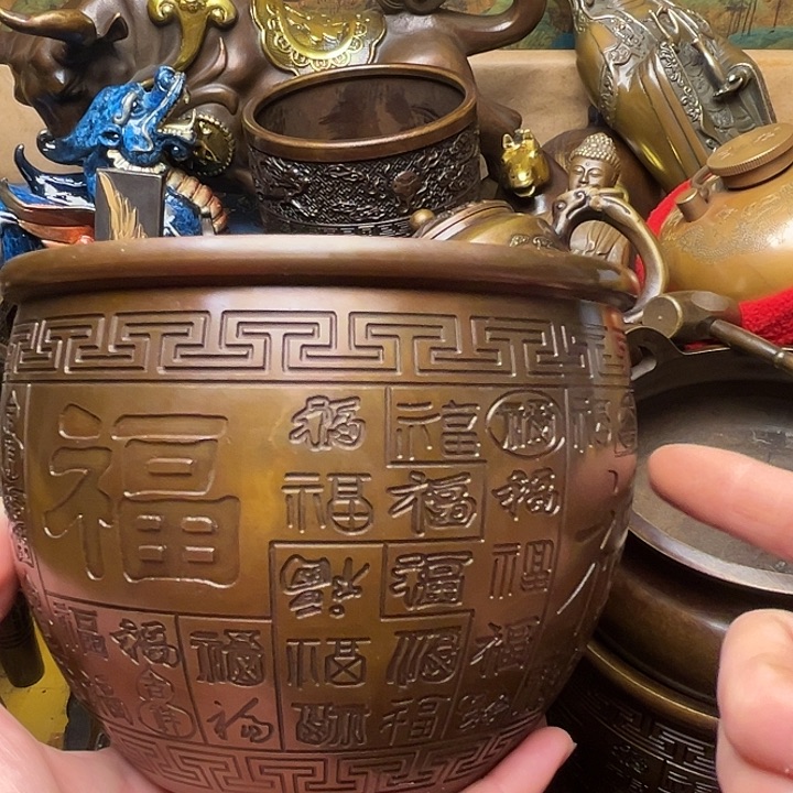 精美铜器批发档口