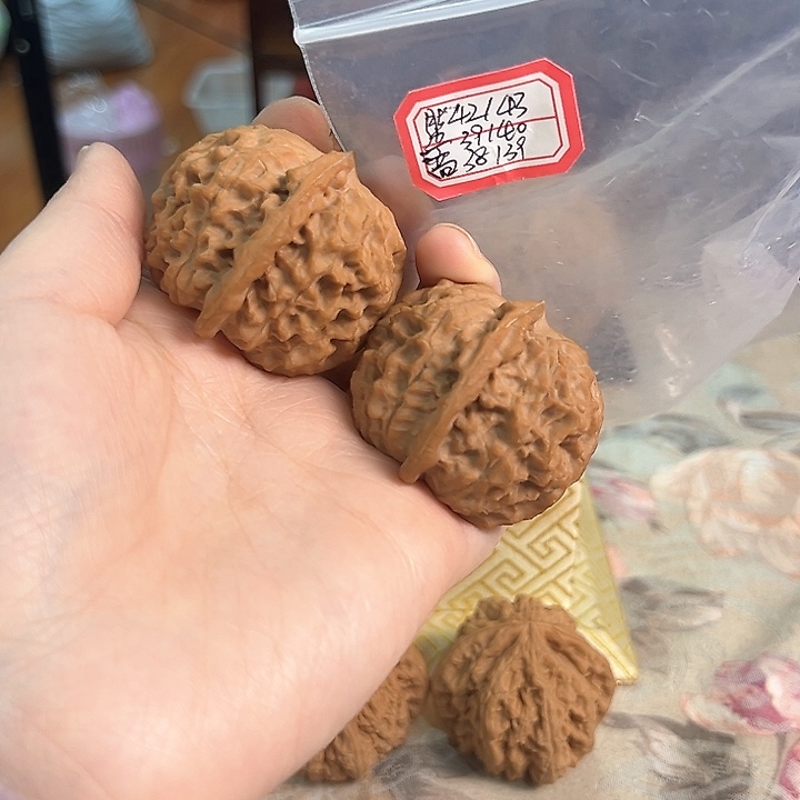 文玩核桃把件非嫁接元宝