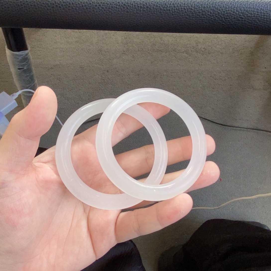 翡翠手镯未镶嵌翡翠手镯