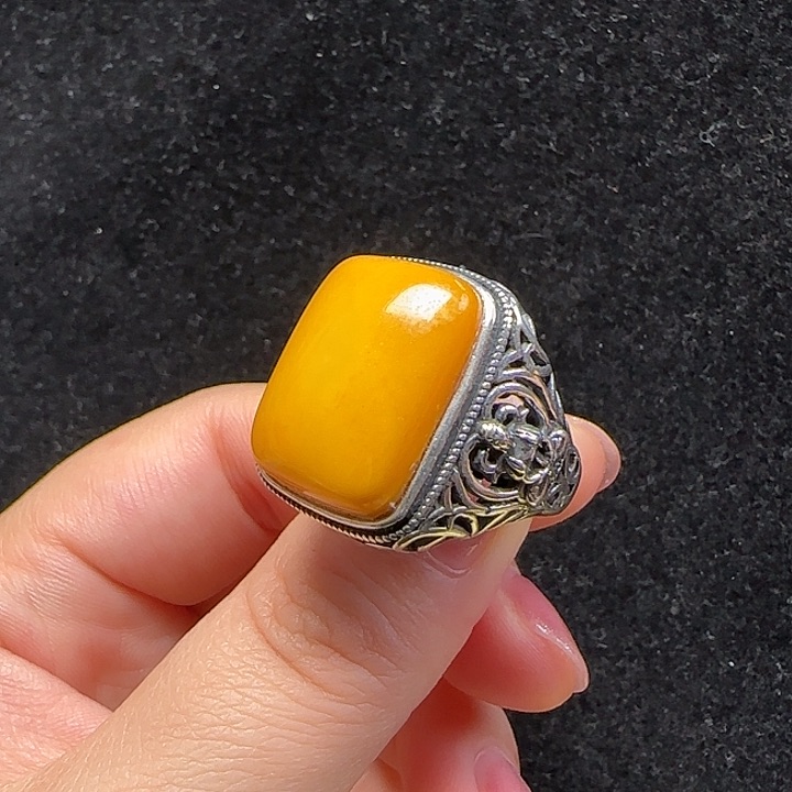 蜜蜡珠宝奇石未镶嵌