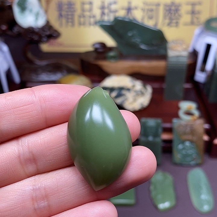 岫岩老玉（透闪石质玉）析木未镶嵌