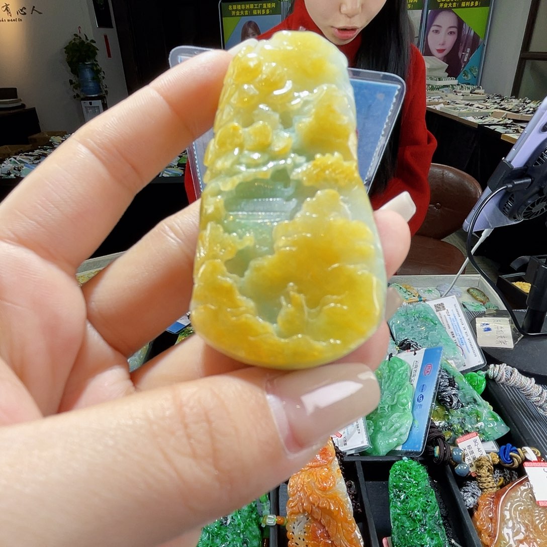 颈饰未镶嵌翡翠一