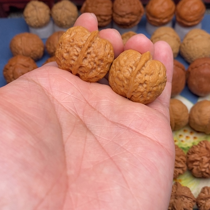 文玩核桃把件元宝