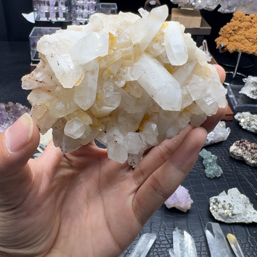 未镶嵌水晶珠宝半成品