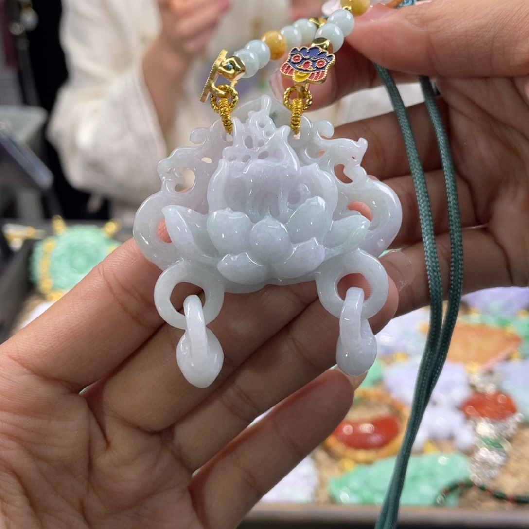 翡翠颈饰未镶嵌代编织